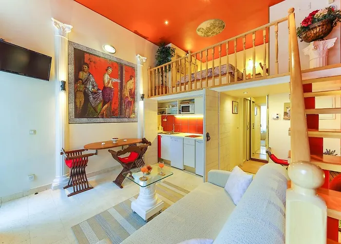 Ave Caesar Apartment Split